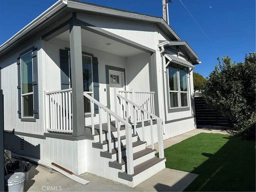 Photo of 1509 Goodwin Dr #B, Vista, CA 92084 (MLS # OC26019485)