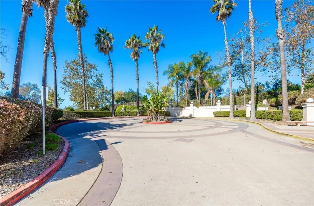Photo of 510 Camino De La Reina #332, San Diego, CA 92108 (MLS # SW26155423)