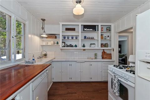 Tiny photo for 39246 Willow Landing, Big Bear Lake, CA 92315 (MLS # IG25246771)