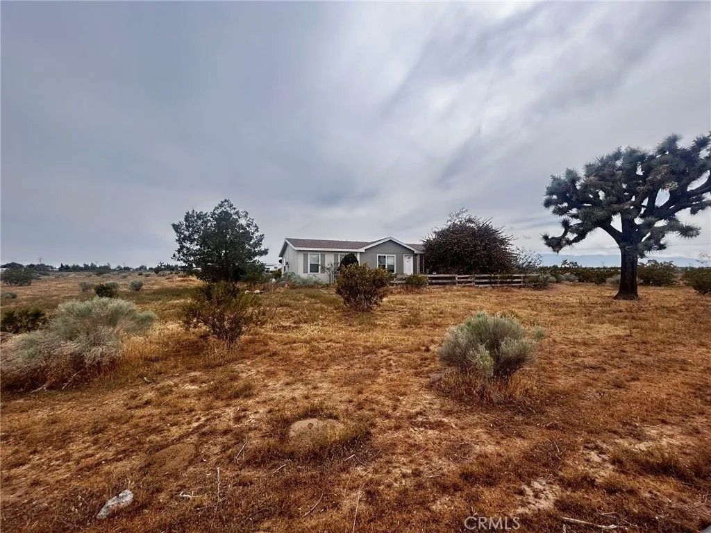 Photo of 10133 Olivine Rd, Victorville, CA 92392 (MLS # CV26082700)