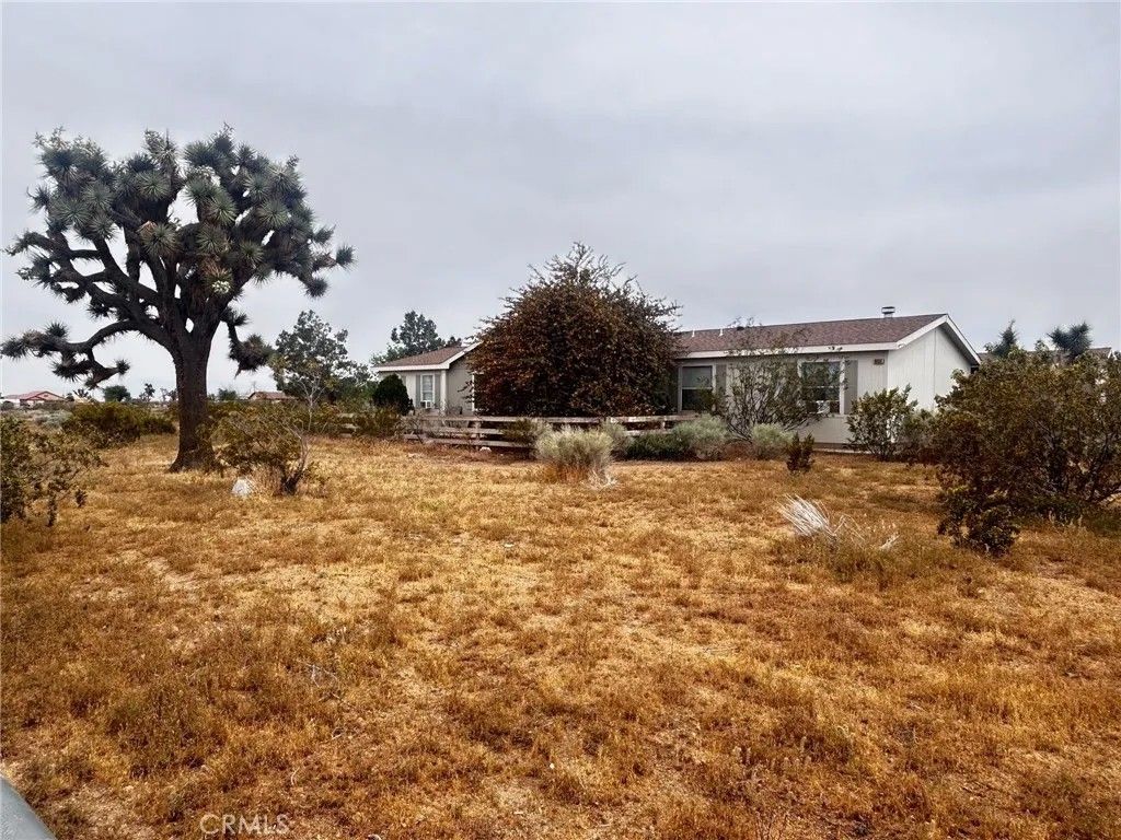 Photo of 10133 Olivine Rd, Victorville, CA 92392 (MLS # CV26082700)