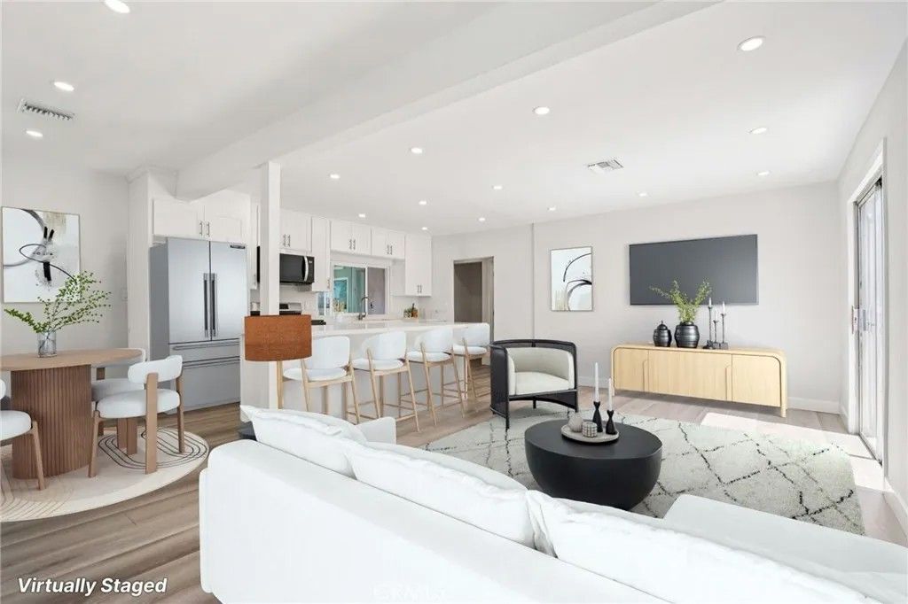 Photo of 11034 Scoville Ave, Sunland, CA 91040 (MLS # BB26082456)