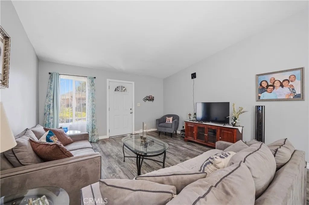 1519 E 41st