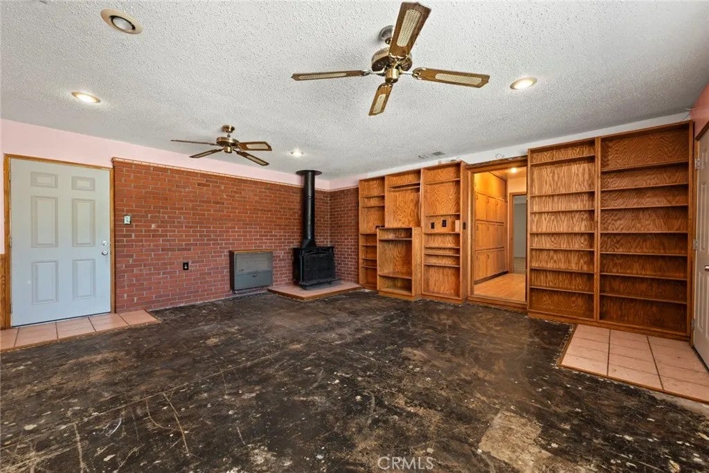 165 W Avenue L