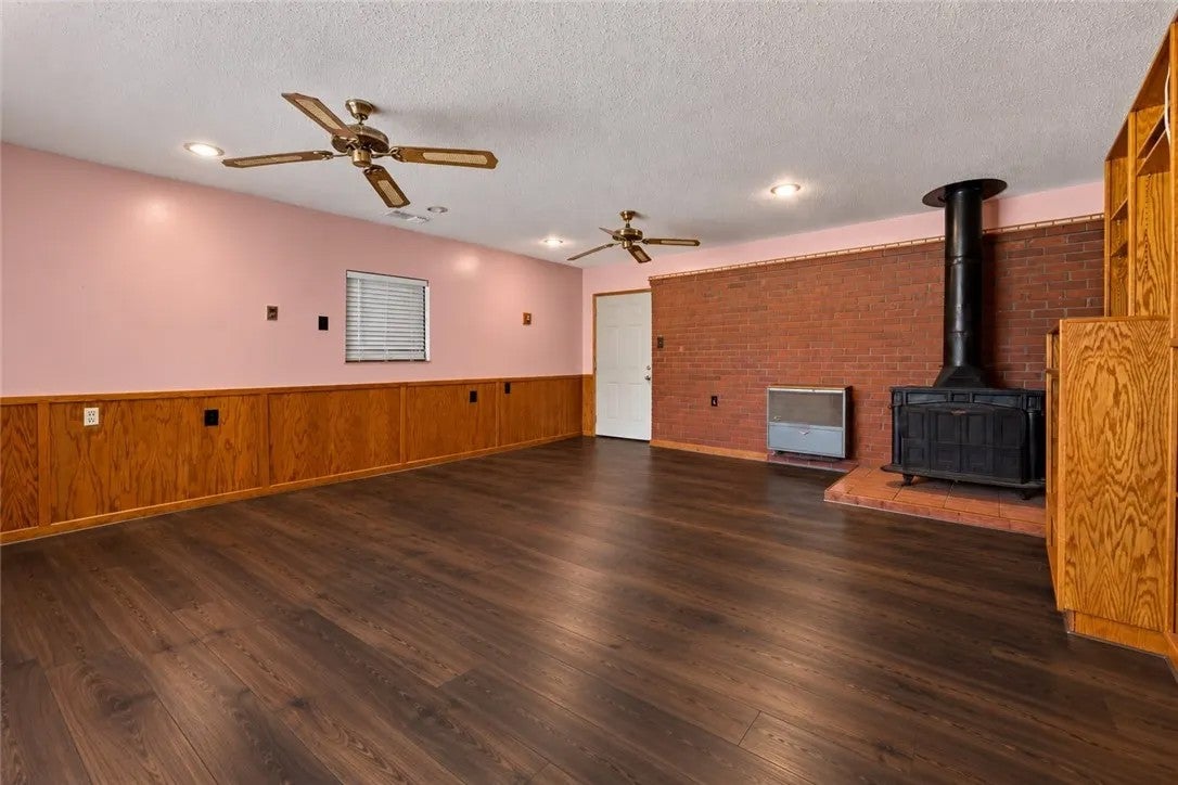 165 W Avenue L