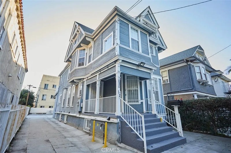 1840 W 11th Place