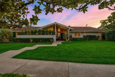 Photo of 1016 Castlegate Lane, North Tustin, CA 92705 (MLS # PW26052686)