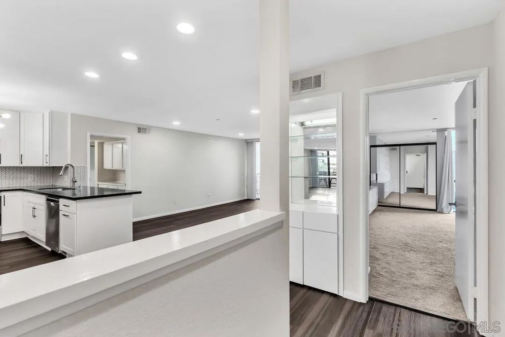 Photo of 850 State St, San Diego, CA 92101 (MLS # 260008823)