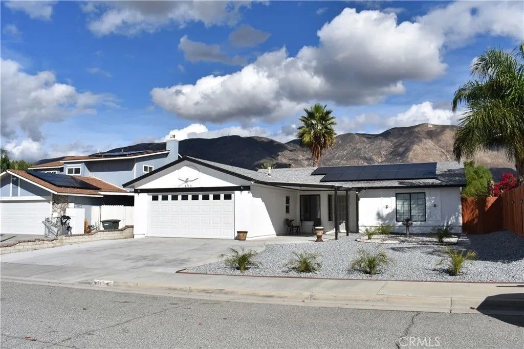 Photo of 813 Yorkshire Lane, San Jacinto, CA 92583 (MLS # CV25261597)