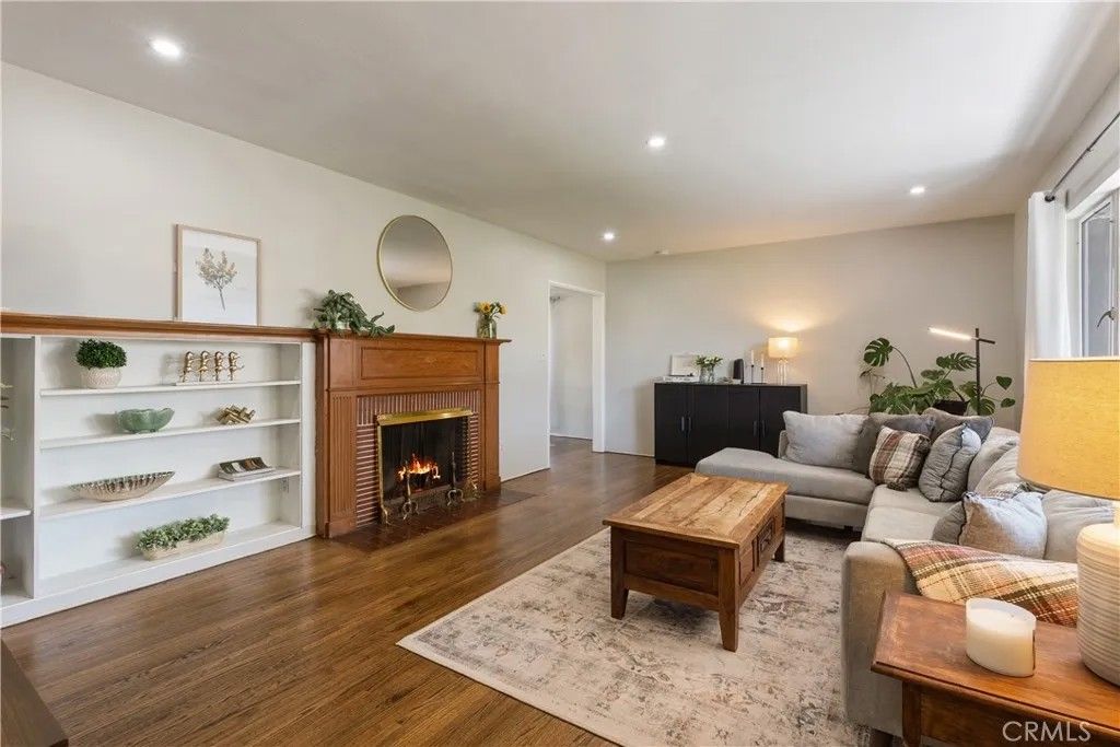 Photo of 4715 Oakwood Place, Riverside, CA 92506 (MLS # IV26069311)