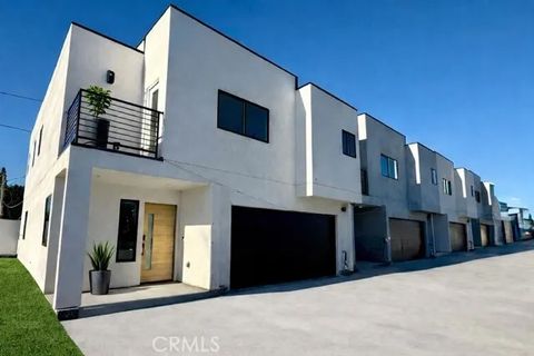 Photo of 13351 W Celeste Parkway, Pacoima, CA 91331 (MLS # SR26049144)