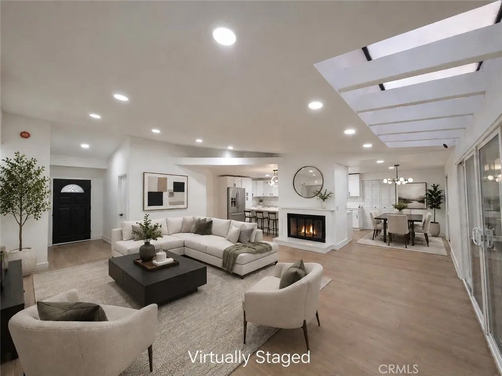 115 W Rancho Rd.