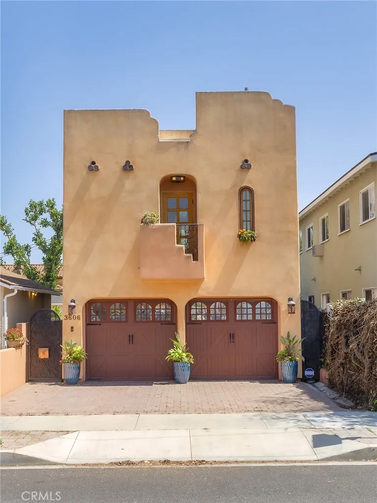 3606 Chandler Boulevard