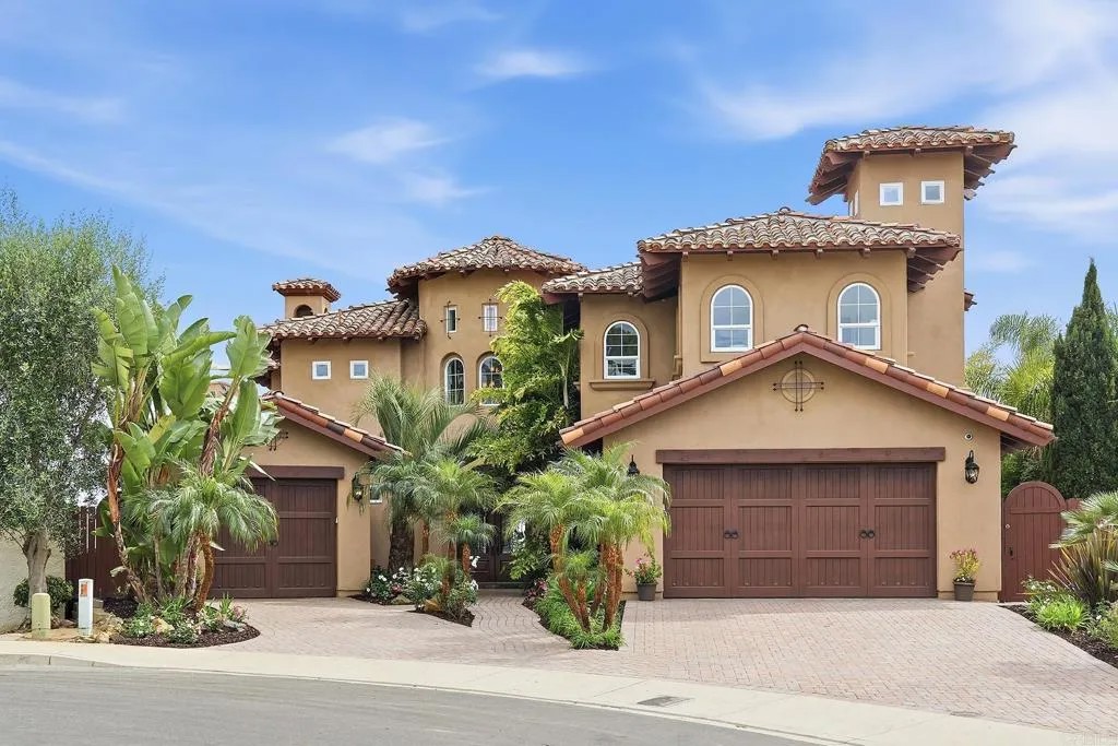 6811 VIANDA COURT