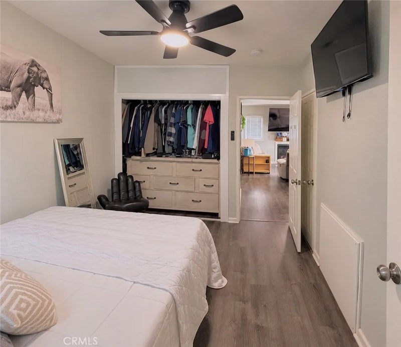 3898 N Mountain View