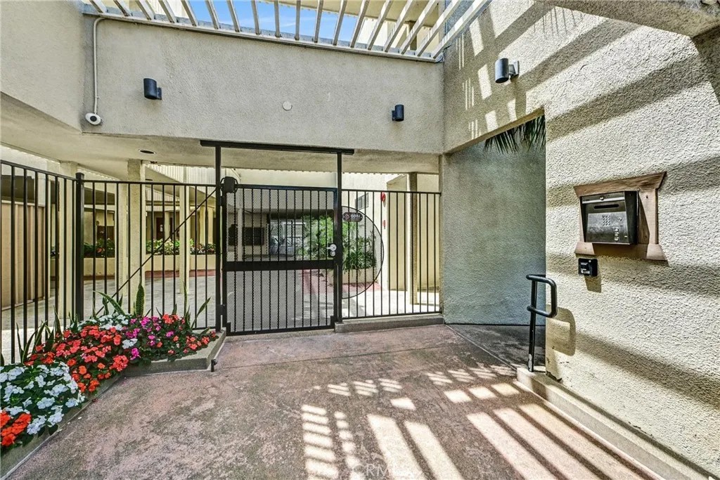 4513 Cove Drive 17