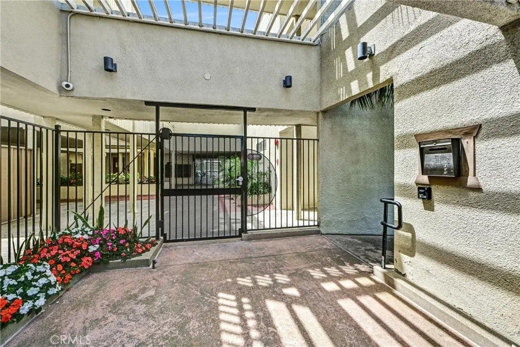 4513 Cove Drive 17