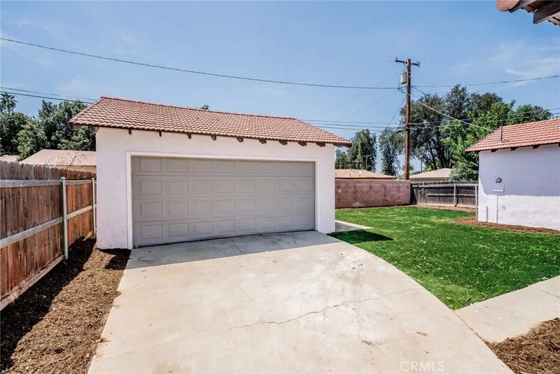 2586 Prospect Avenue