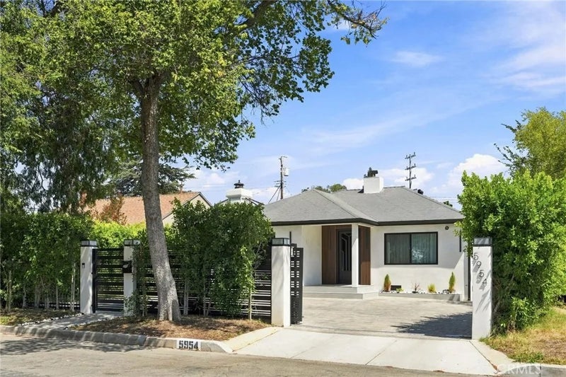 5954 Carpenter Avenue