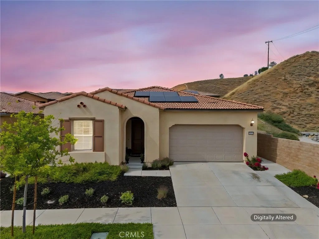 Photo of 11976 Discovery Ct, Corona, CA 92883 (MLS # IG26081078)