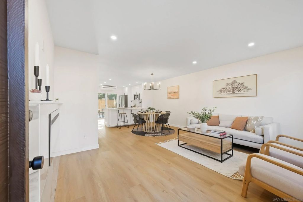 Photo of 458 Ridgeway CT, Spring Valley, CA 91977 (MLS # 260012542)
