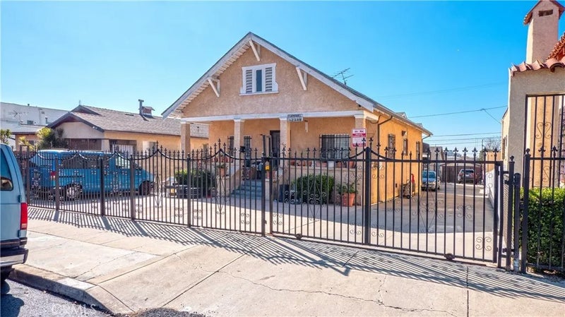 2432 Fairmount Street