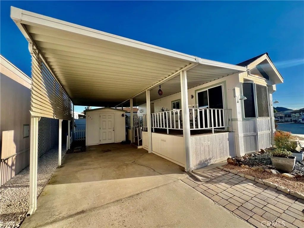 Photo of 1295 S Cawston Ave #271, Hemet, CA 92545 (MLS # SW25282179)