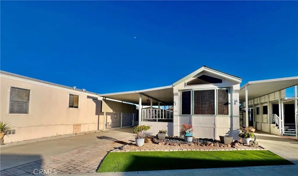 Photo of 1295 S Cawston Ave #271, Hemet, CA 92545 (MLS # SW25282179)