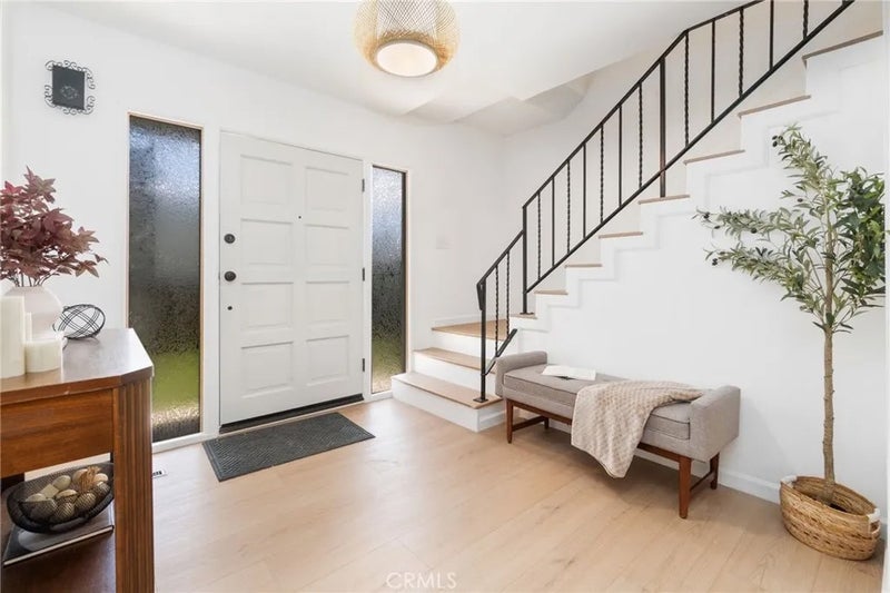 5701 Milton