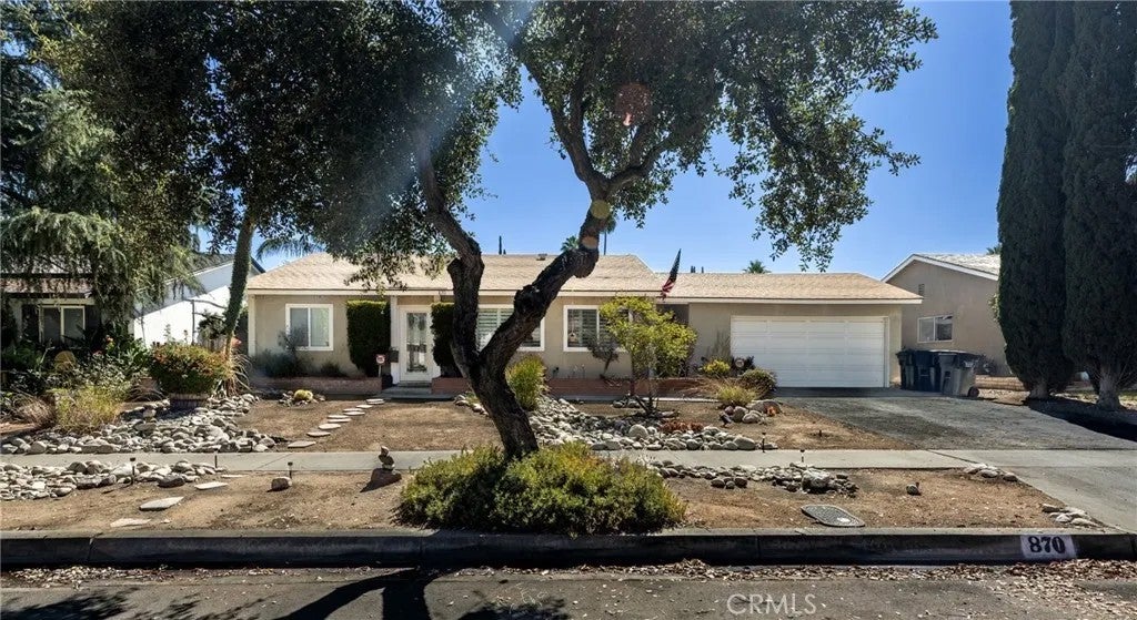 870 Falcon Lane