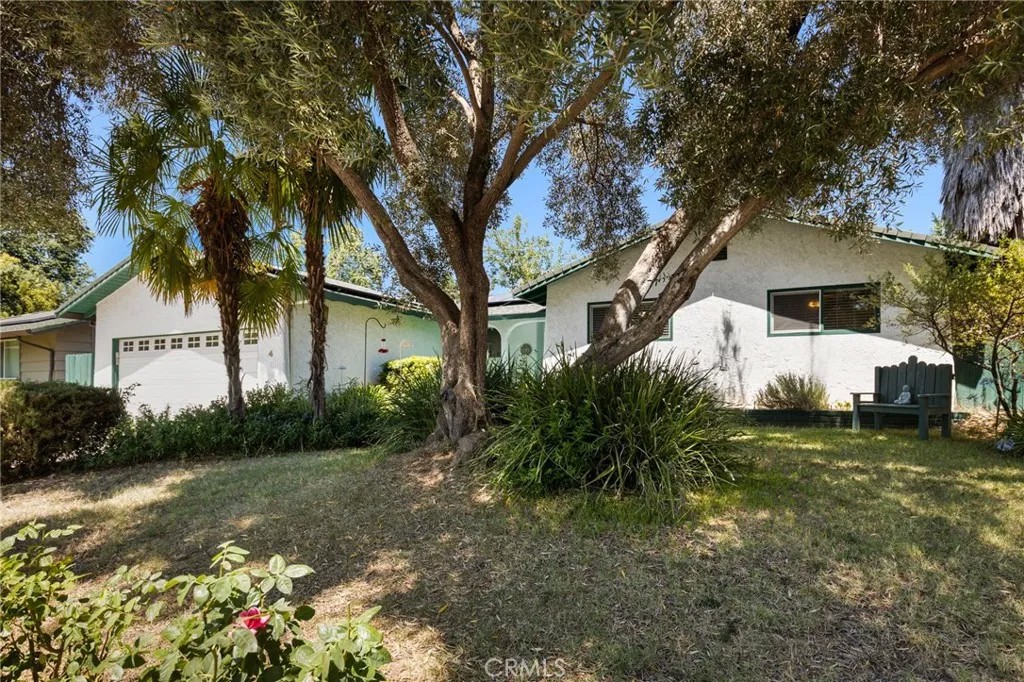 4 Doris Way