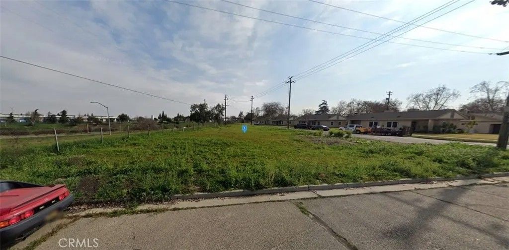 Photo of 337 S Plumas, Fresno, CA 93706 (MLS # AR25246570)