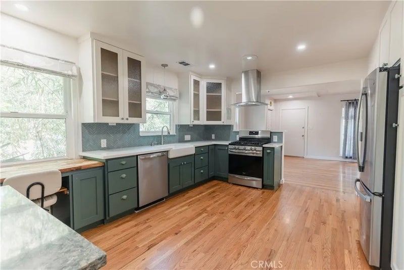 1560 W 23rd
