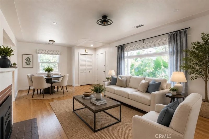 1560 W 23rd