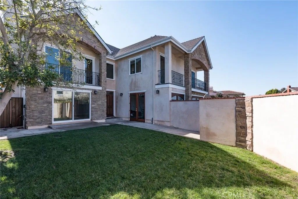 Photo of 6692 Gate Hill Circle, Huntington Beach, CA 92648 (MLS # OC26045167)