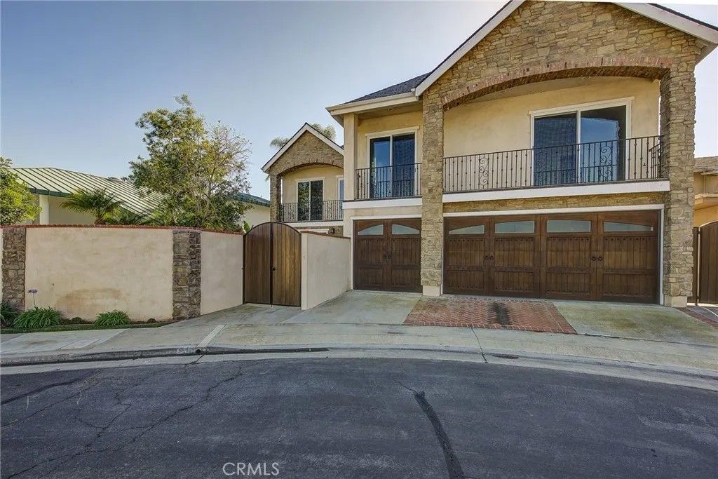 Photo of 6692 Gate Hill Circle, Huntington Beach, CA 92648 (MLS # OC26045167)