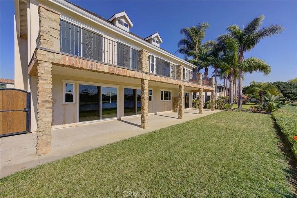 Photo of 6692 Gate Hill Circle, Huntington Beach, CA 92648 (MLS # OC26045167)