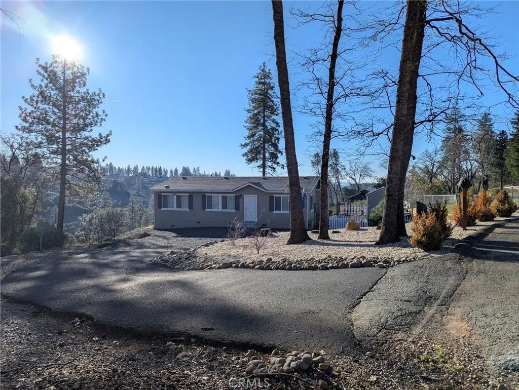 Photo of 1658 Jaramillo Ln, Paradise, CA 95969 (MLS # OR26010159)