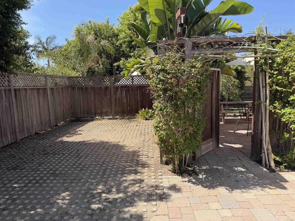 1040 Golden Road