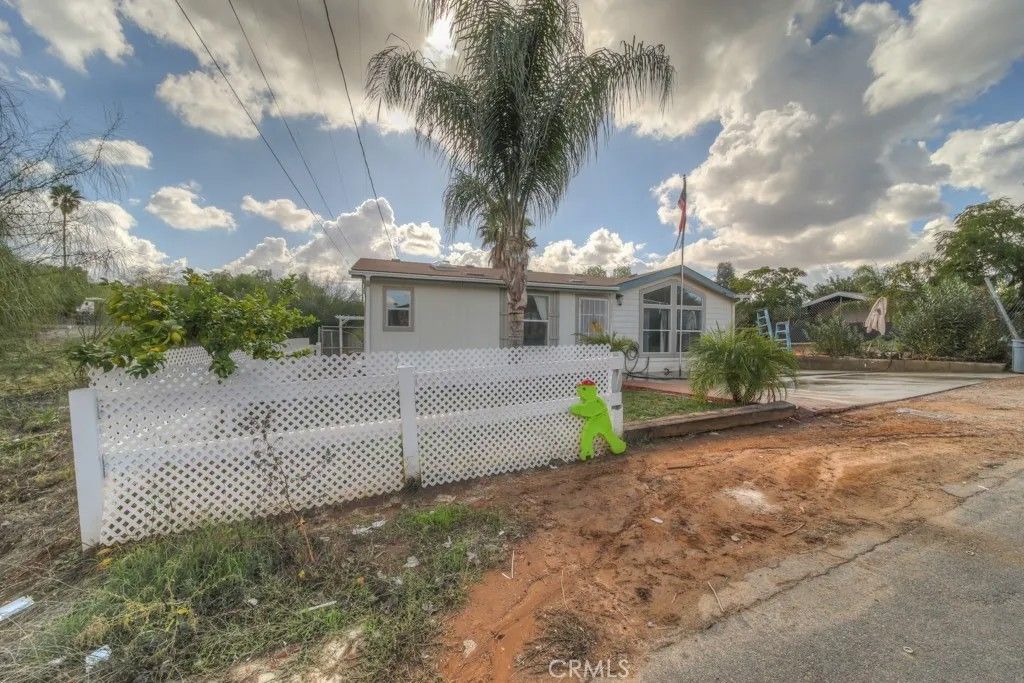 Photo of 23591 Clara Pl, Menifee, CA 92587 (MLS # SW25258510)