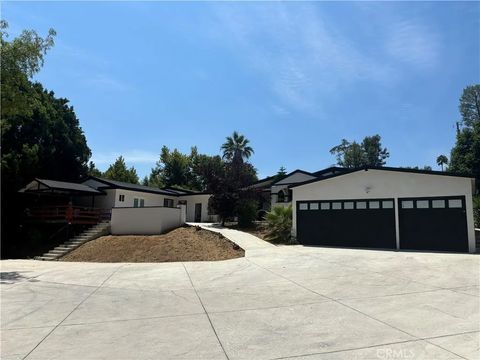 19404 Olivos Drive Tarzana CA 91356