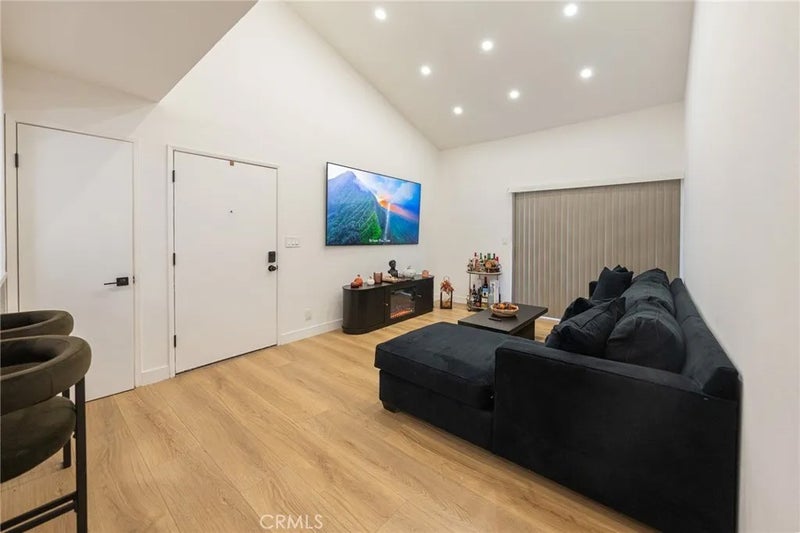 9714 Sepulveda 217
