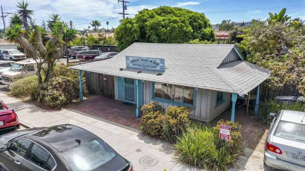 Photo of 600 N Coast Hwy, Encinitas, CA 92024 (MLS # 250037210)