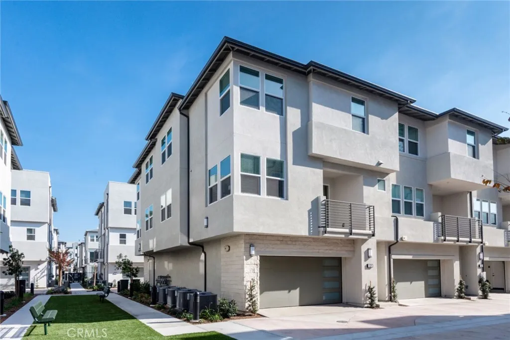 1539 W Cara Drive