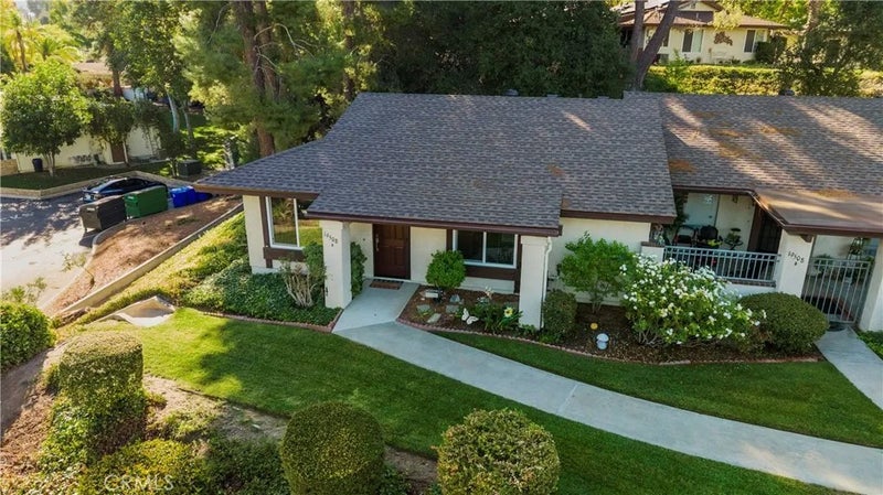 19508 Avenue Of The Oaks