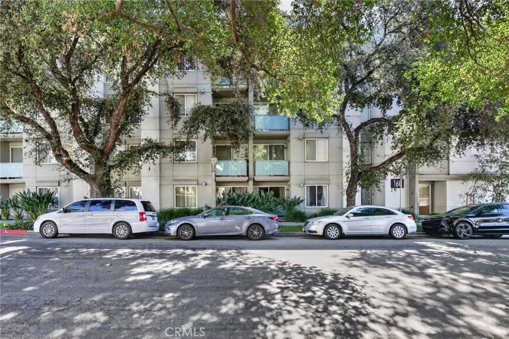160 S Hudson Avenue 111