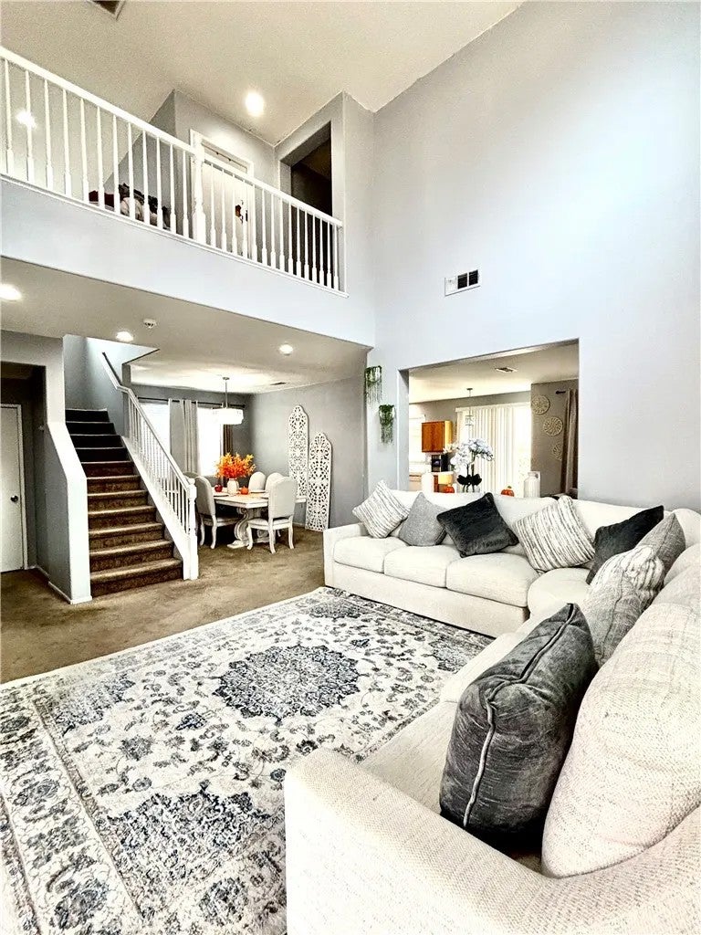 13731 Sunshine Terrace