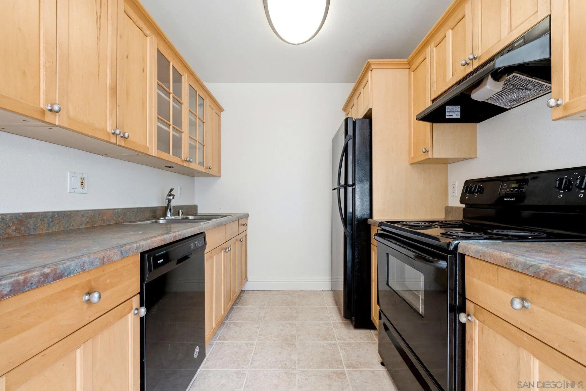 2850 Reynard Way 16