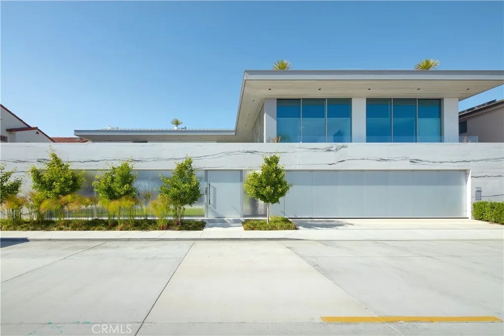 1220 W Bay Avenue