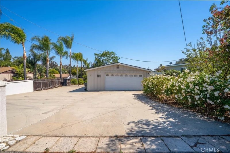 1611 Hillcrest
